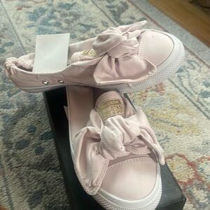 women’s converse slip on